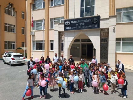 Minik Üniversiteliler Fakültemizde